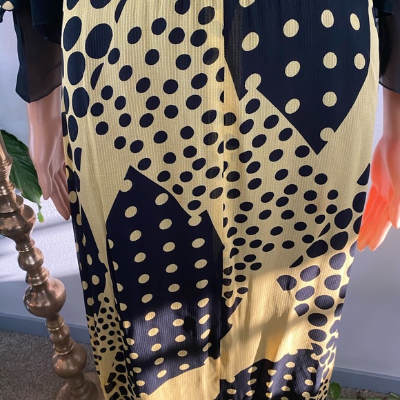 Mirella black and gold dress - Picture 4 of 8